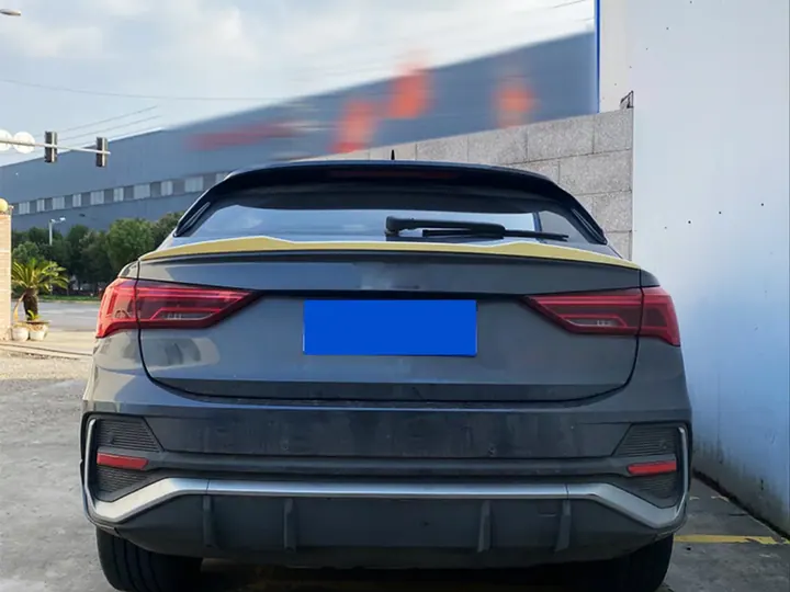 Audi Q3 Sportback F3 mid spoiler – görsel 1