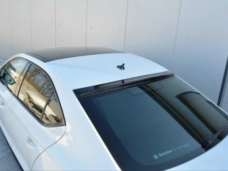 Skoda Superb 3 Piano Black cam üstü spoiler
