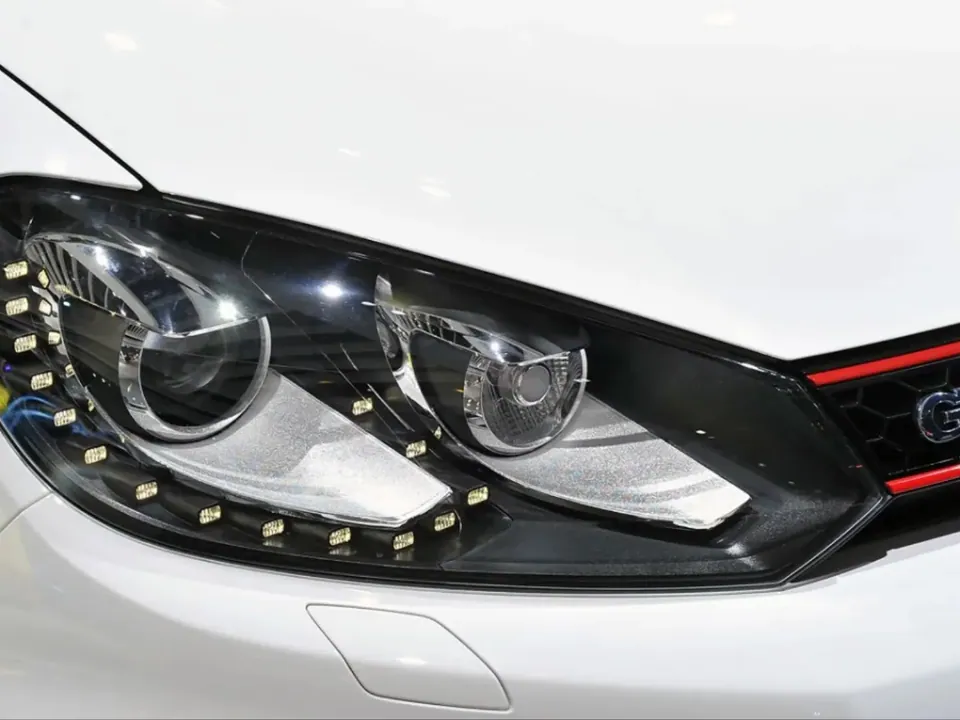 Volkswagen Golf 6 R20 görünümlü LED far, dolu tip