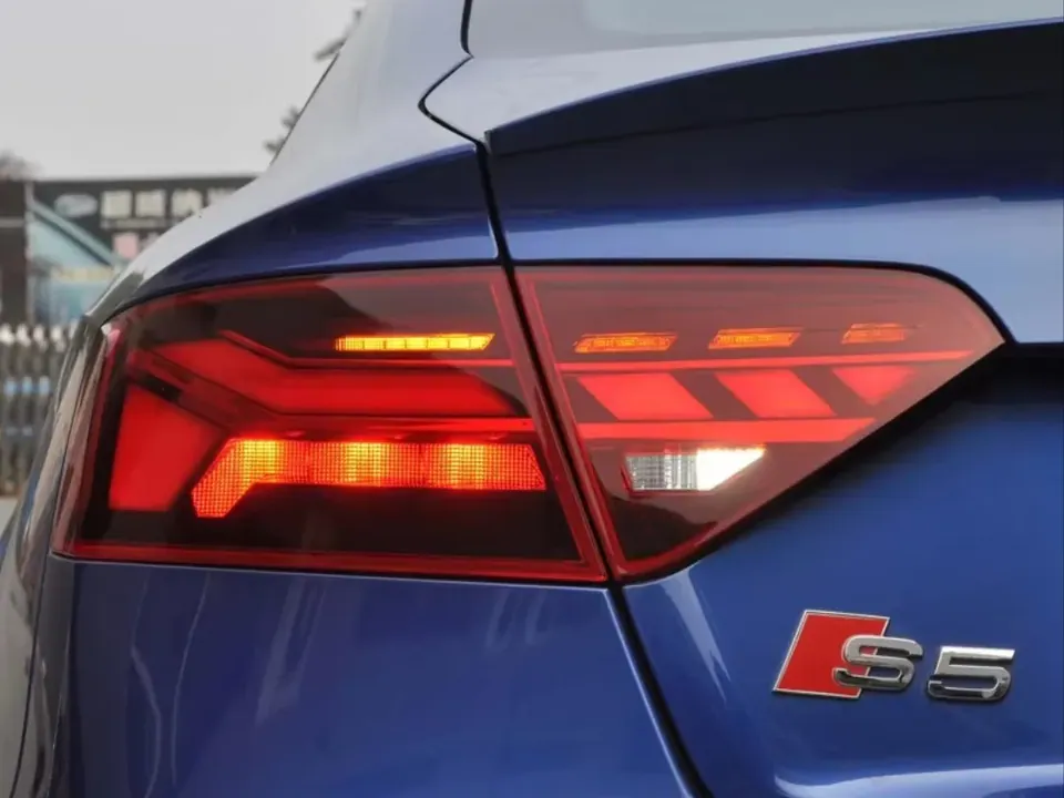 Audi A5 B8 makyajlı kasa 2020+ görünümlü LED stop – görsel 1