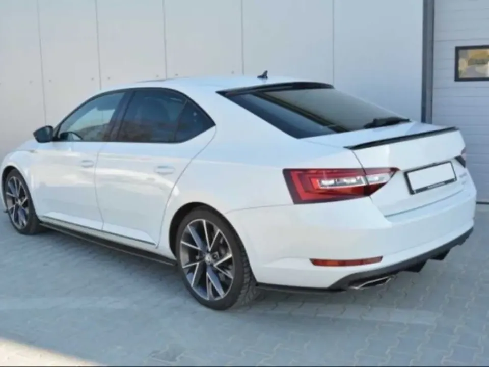 Skoda Superb 3 Piano Black bagaj spoileri – görsel 1