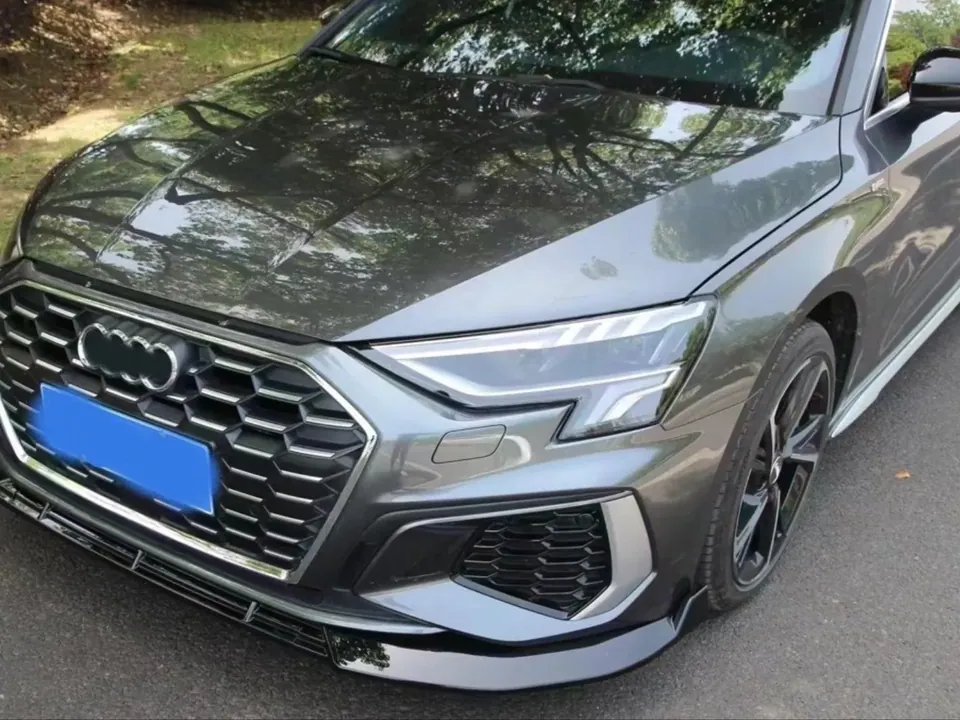 Audi A3 S-Line parlak siyah ön lip