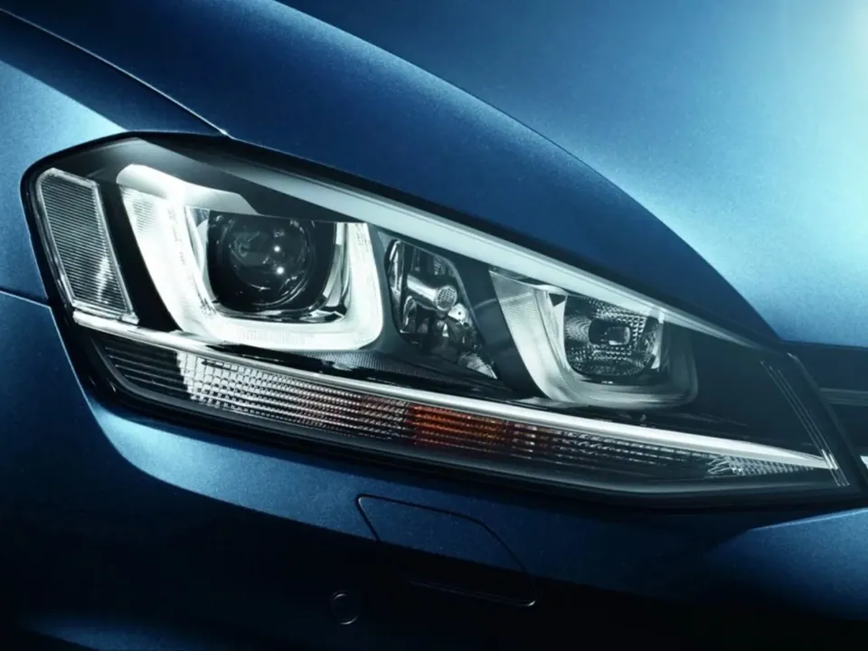 Volkswagen Golf 7 çift U Full LED far, hareketli sinyalli – görsel 1