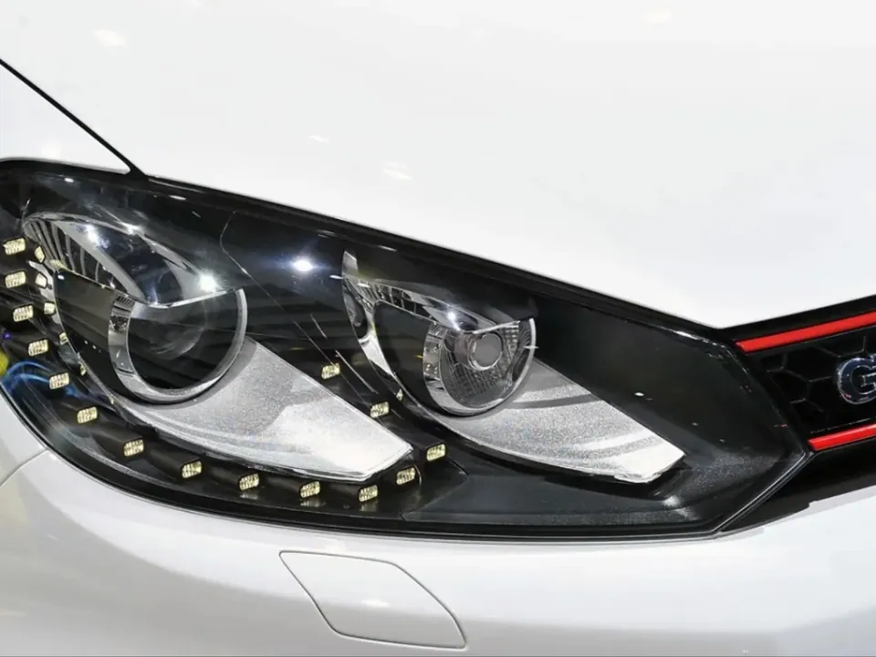 Volkswagen Golf 6 R20 görünümlü LED far – görsel 1