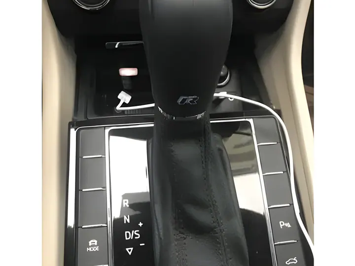 Volkswagen Passat B8 DSG silikon vites kılıfı